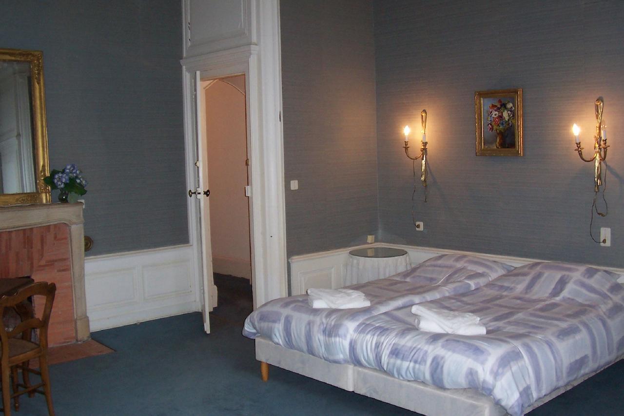 Chateau Champigny Bed and Breakfast Maillet  Δωμάτιο φωτογραφία